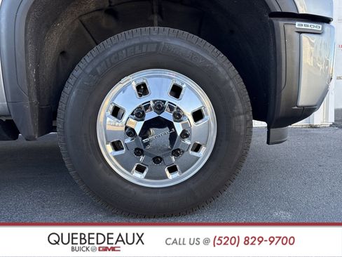 Used 2024 GMC Sierra 3500 Denali w/ Denali Reserve Package image 35