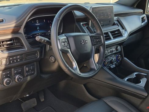 Used 2023 Chevrolet Tahoe Z71 w/ Luxury Package AWD/4WD image 27
