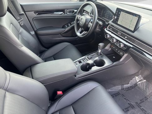 Used 2025 Honda Civic Sport image 9