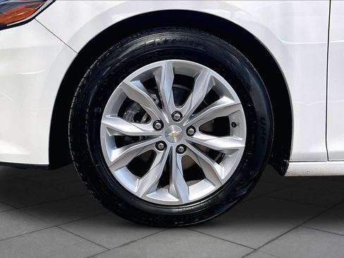 Used 2021 Chevrolet Malibu LT FWD image 11