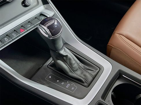 Used 2023 Audi Q3 2.0T Premium w/ Convenience Package image 18