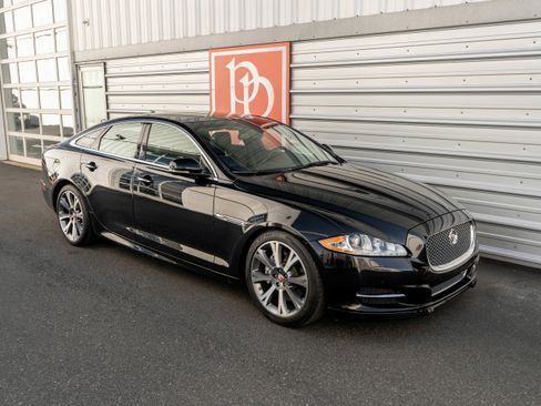 Used 2015 Jaguar XJ RWD image 44