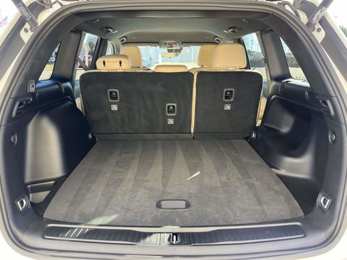 Used 2025 Jeep Grand Cherokee Limited image 11