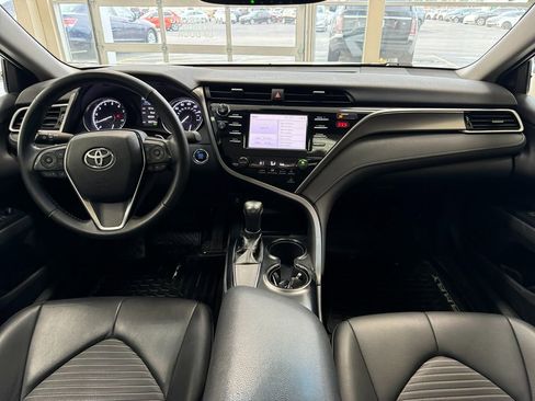Used 2018 Toyota Camry SE w/ Moonroof Package FWD image 23