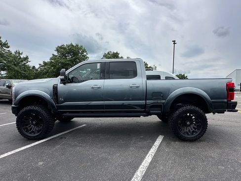 New 2026 Ford F250 Lariat w/ Black Appearance Package AWD/4WD image 2