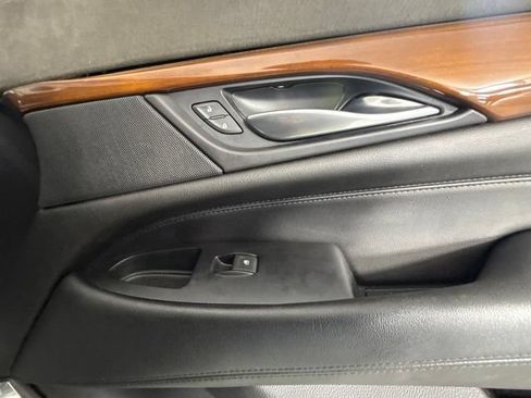 Used 2018 Cadillac Escalade ESV Premium Luxury AWD/4WD image 32