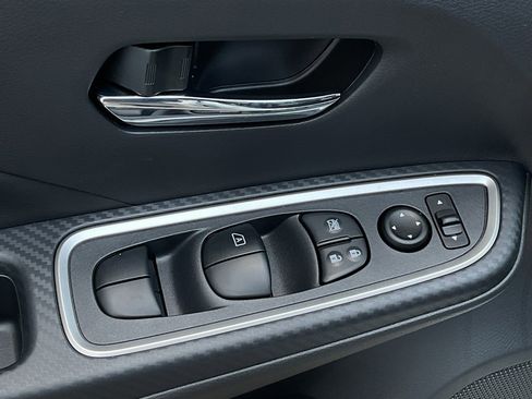 New 2025 Nissan Versa SR w/ Trunk Package image 11