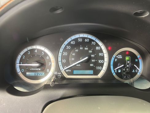 Used 2005 Toyota Sienna XLE Limited w/ XLE Limited Pkg 2 AWD/4WD image 3