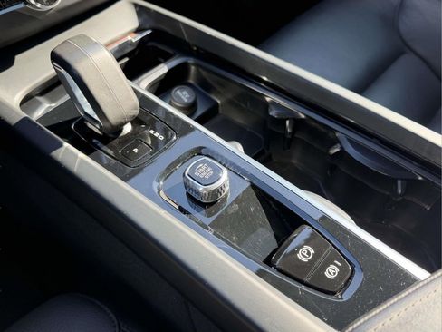 Used 2023 Volvo XC60 B5 Plus w/ Protection Package Premier AWD/4WD image 6