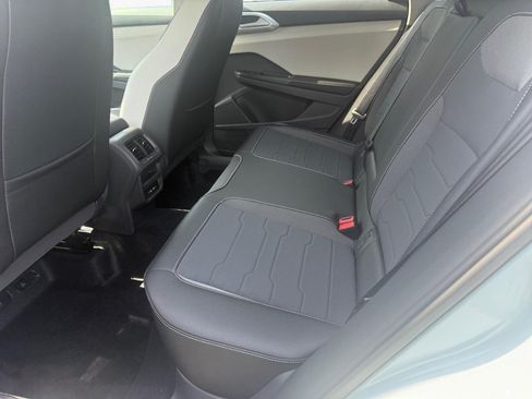 New 2026 Volkswagen Taos SE AWD/4WD image 13