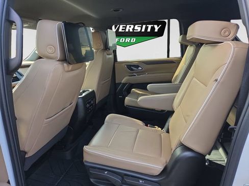 Used 2024 Chevrolet Suburban Premier w/ Max Trailering Package AWD/4WD image 9