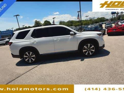 Used 2025 Honda Pilot Touring image 9