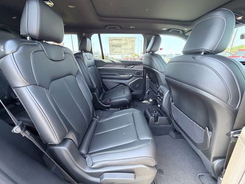 New 2026 Jeep Grand Cherokee L Limited RWD image 28