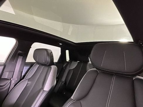 Used 2024 Cadillac Lyriq Tech RWD image 12