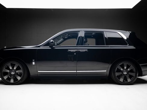 Used 2022 Rolls-Royce Cullinan w/ Technology Package AWD/4WD image 18