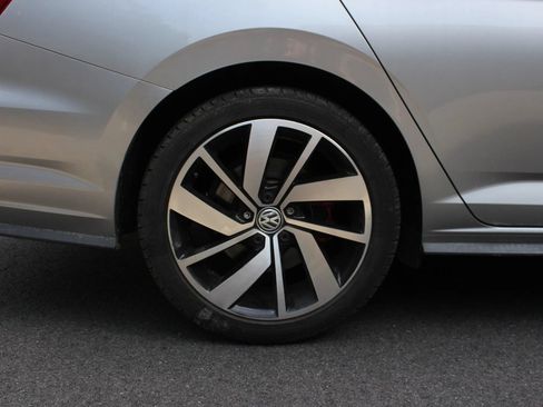 Used 2019 Volkswagen Jetta GLI Autobahn FWD image 5