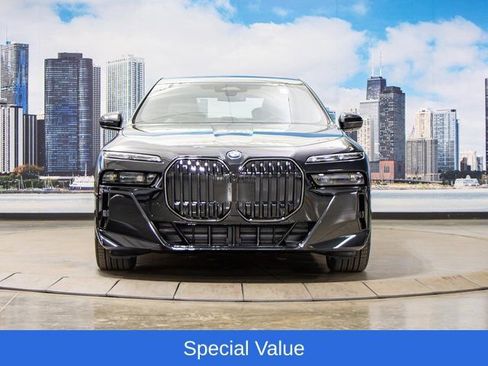 Used 2025 BMW 750e xDrive w/ Executive Package AWD/4WD image 3