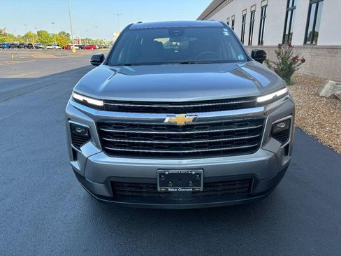 Used 2025 Chevrolet Traverse LT w/ LPO, Floor Liner Package FWD image 9