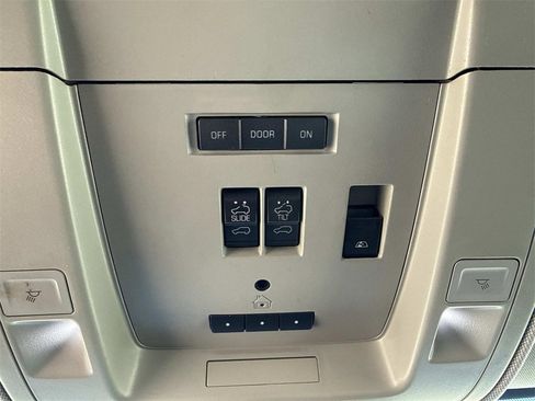 Used 2015 GMC Sierra 2500 Denali w/ Duramax Plus Package image 25