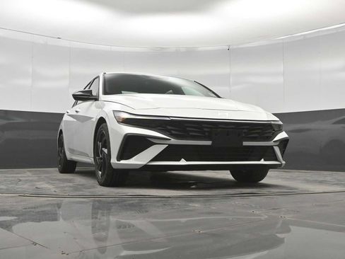 New 2026 Hyundai Elantra SEL Sport FWD image 38