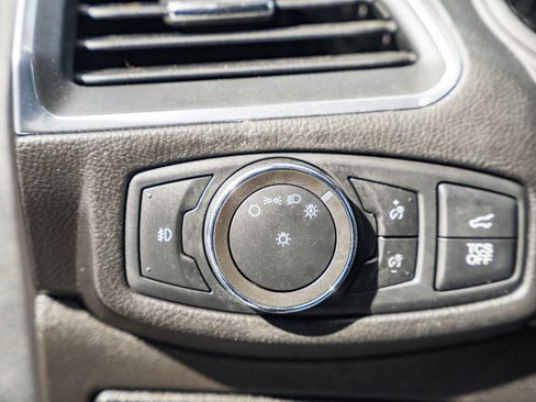 Used 2022 Ford Edge Titanium image 44