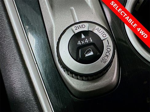 Used 2018 Nissan Pathfinder S image 33