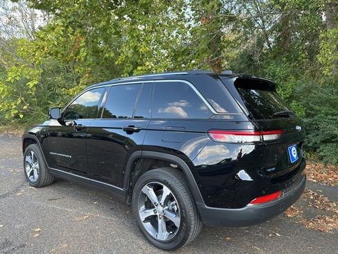 Used 2022 Jeep Grand Cherokee Limited 4xe image 8