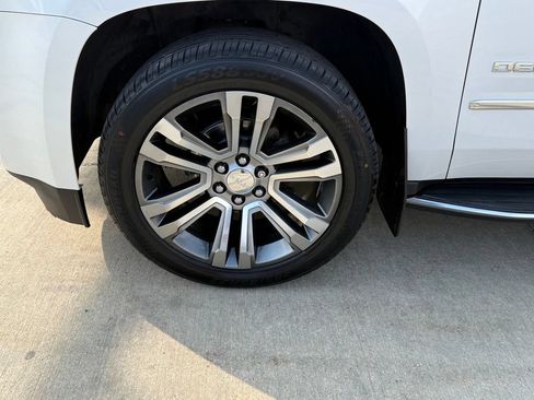 Used 2017 GMC Yukon Denali w/ Open Road Package AWD/4WD image 12