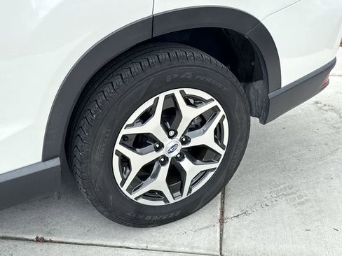 Used 2019 Subaru Forester Premium AWD/4WD image 8