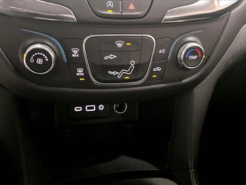 Used 2022 Chevrolet Equinox LT image 15