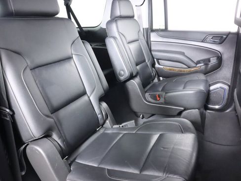 Used 2019 Chevrolet Suburban LT image 43