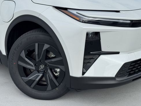 New 2026 Toyota C-HR AWD/4WD image 10