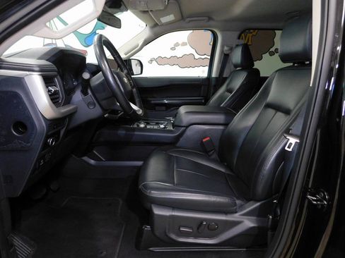 Used 2024 Ford Expedition XLT image 29