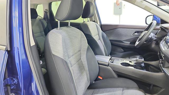 Used 2023 Nissan Rogue SV FWD image 23