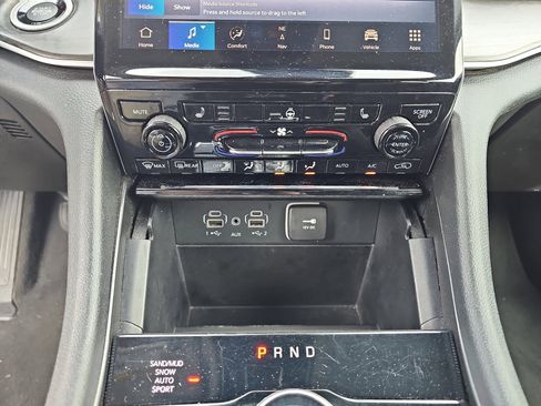 Used 2024 Jeep Grand Cherokee Limited image 25