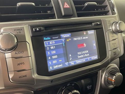 Used 2017 Toyota 4Runner SR5 AWD/4WD image 7