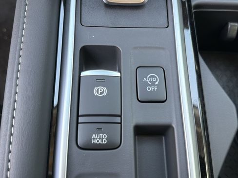 New 2026 Nissan Pathfinder SL FWD image 11
