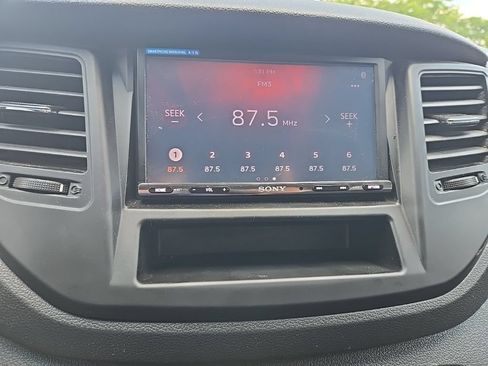 Used 2017 Hyundai Tucson SE w/ SE Popular Package 02 AWD/4WD image 22