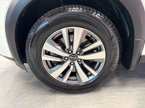 Used 2023 Nissan Pathfinder SL AWD/4WD image 26