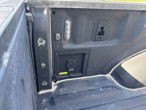 Used 2021 Ford F150 Lariat image 12