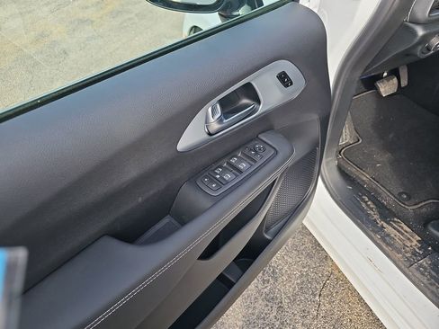 New 2026 Chrysler Pacifica Limited image 13