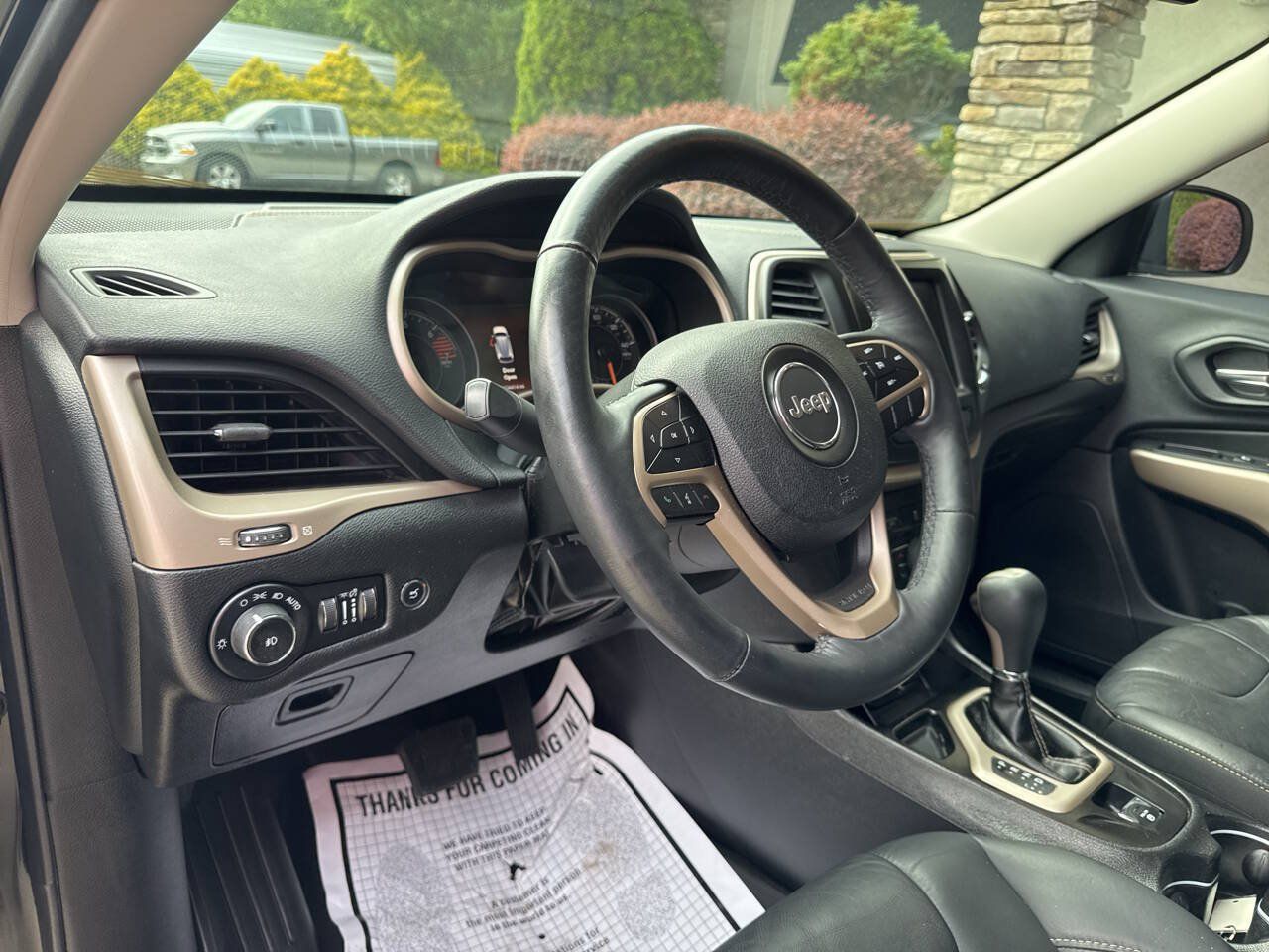 Used 2018 Jeep Cherokee Limited FWD image 17