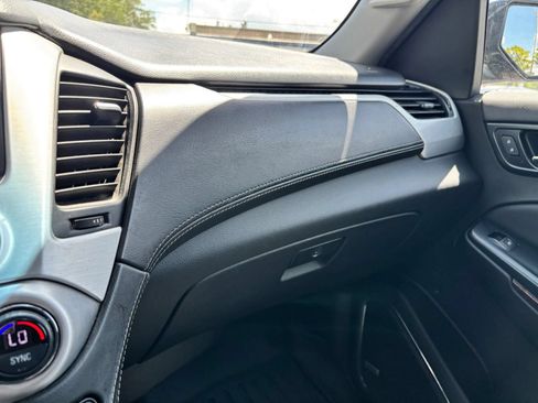 Used 2019 GMC Yukon XL SLT AWD/4WD image 32