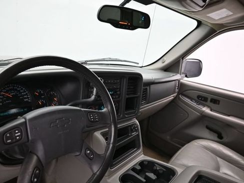 Used 2004 Chevrolet Suburban LT w/ Preferred Equipment Group RWD image 24