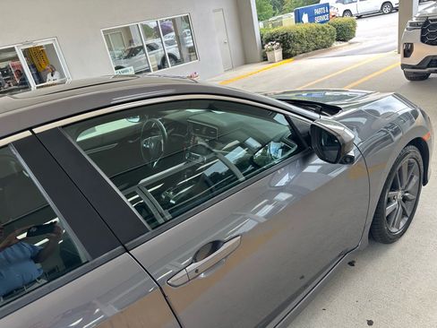Used 2021 Honda Civic EX image 9