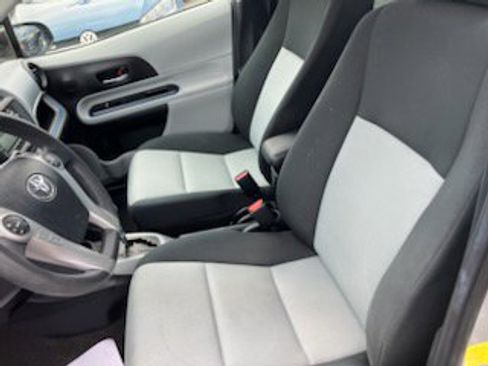 Used 2012 Toyota Prius C One image 7