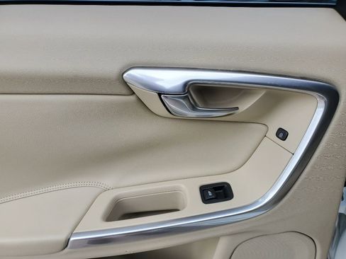 Used 2015 Volvo V60 T5 Premier image 23