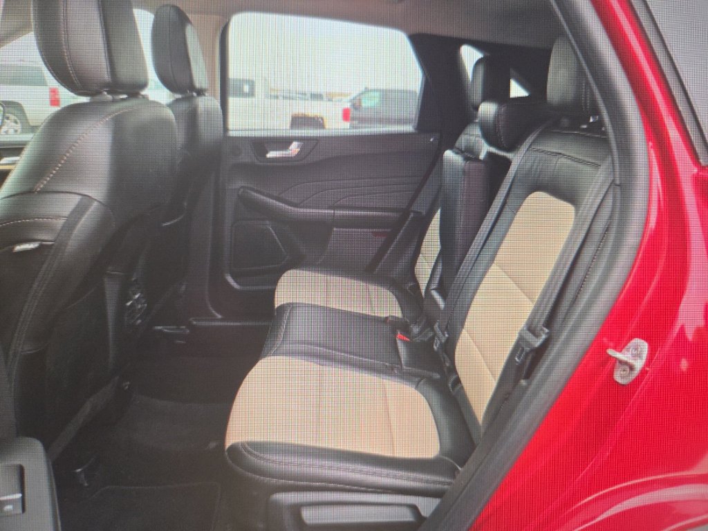 Used 2021 Ford Escape Titanium w/ Titanium Elite Package AWD/4WD image 14