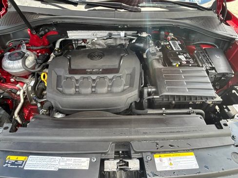 Used 2022 Volkswagen Tiguan SE AWD/4WD image 10