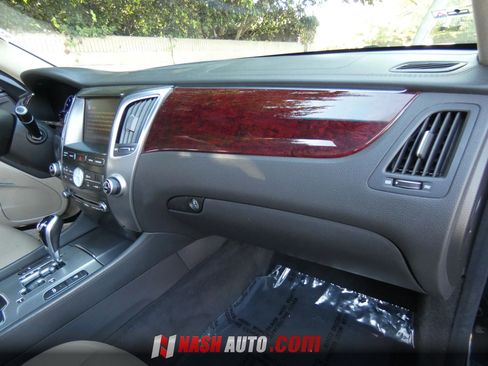 Used 2013 Hyundai Equus Signature RWD image 31
